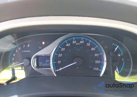 2011 Toyota Sienna Limited V6 z USA, uszkodzony, nr VIN 5TDYK3DC3BS109460